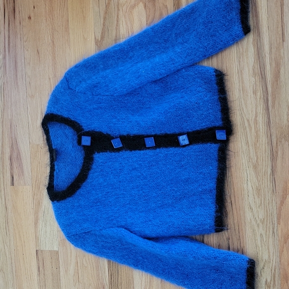 GORGEOUS VINTAGE HOLLY'S HANDKNIT SWEATER.  MADE IN ENGLAND. - Picture 2 of 16
